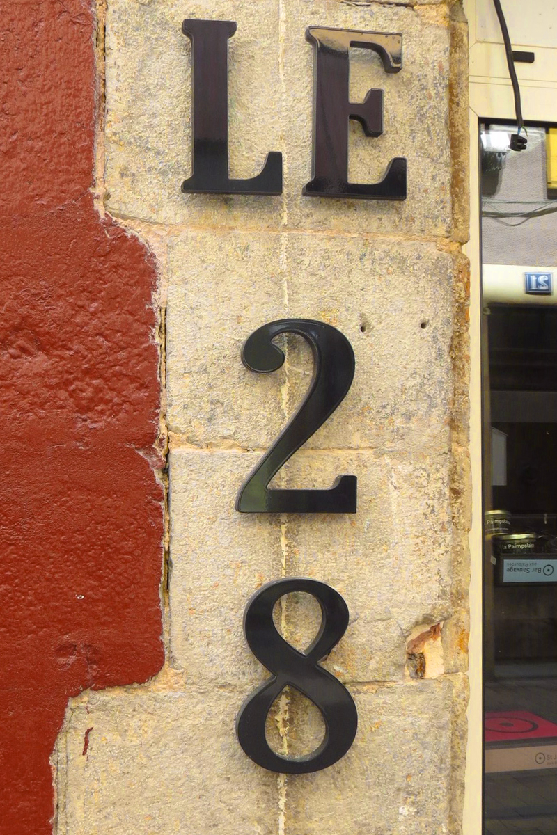 Le 28 - Ensseigne (© Mireille Raimondez)