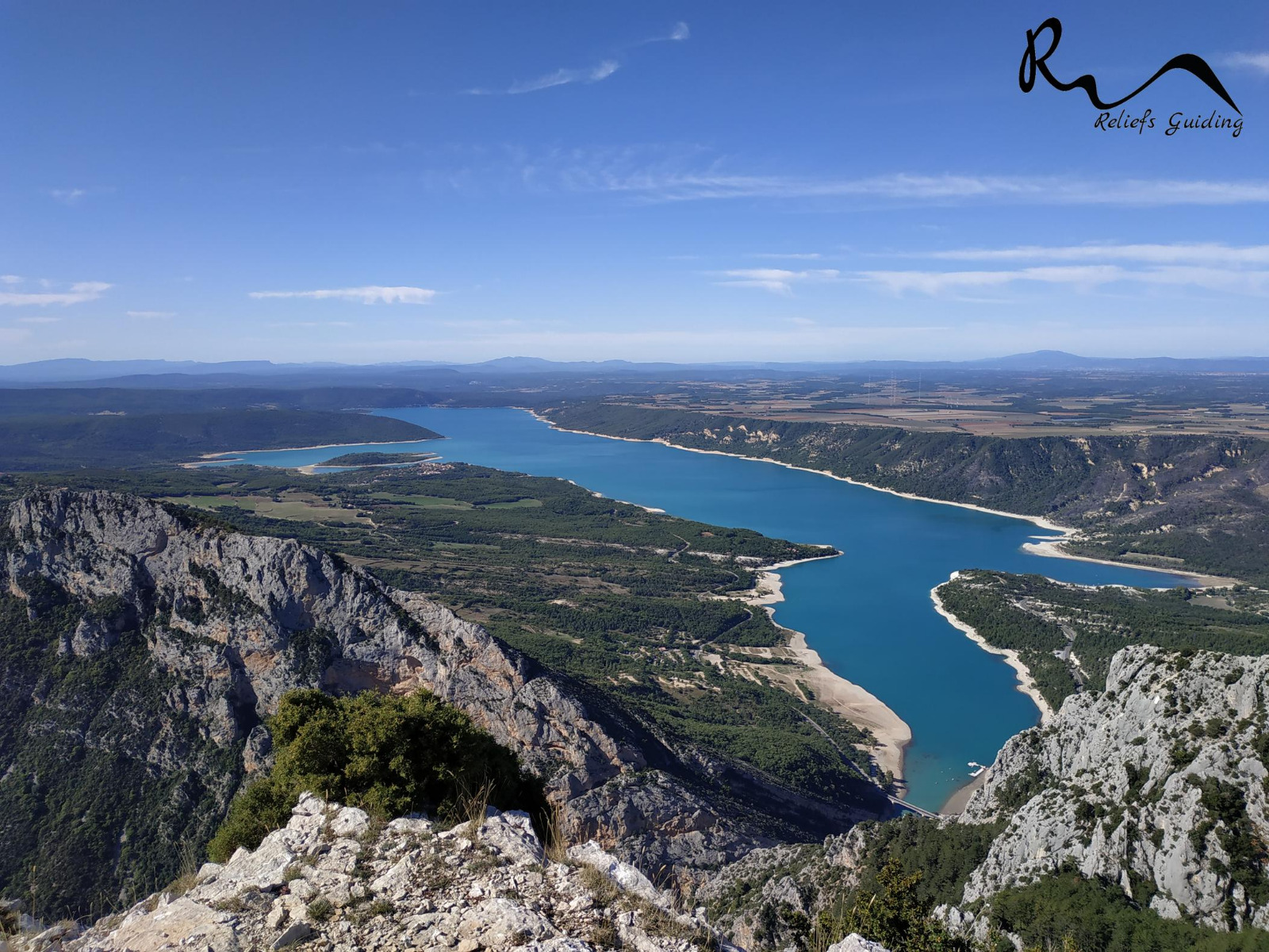 Reliefs - Tour du lac de Sainte-Croix (© Reliefs)