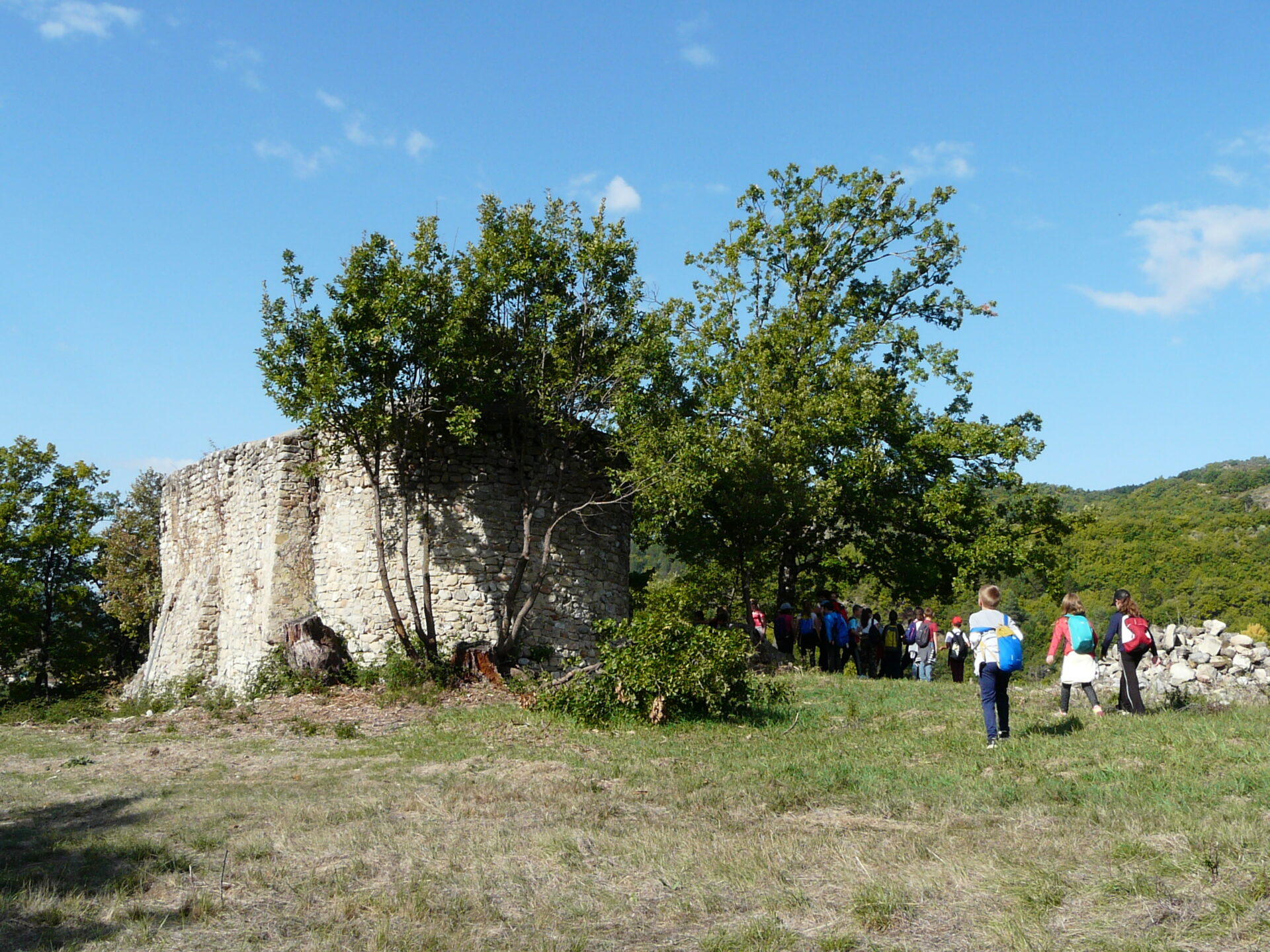 Les ruines de l'église Saint-Jean_Aiglun (© ©UGHP)