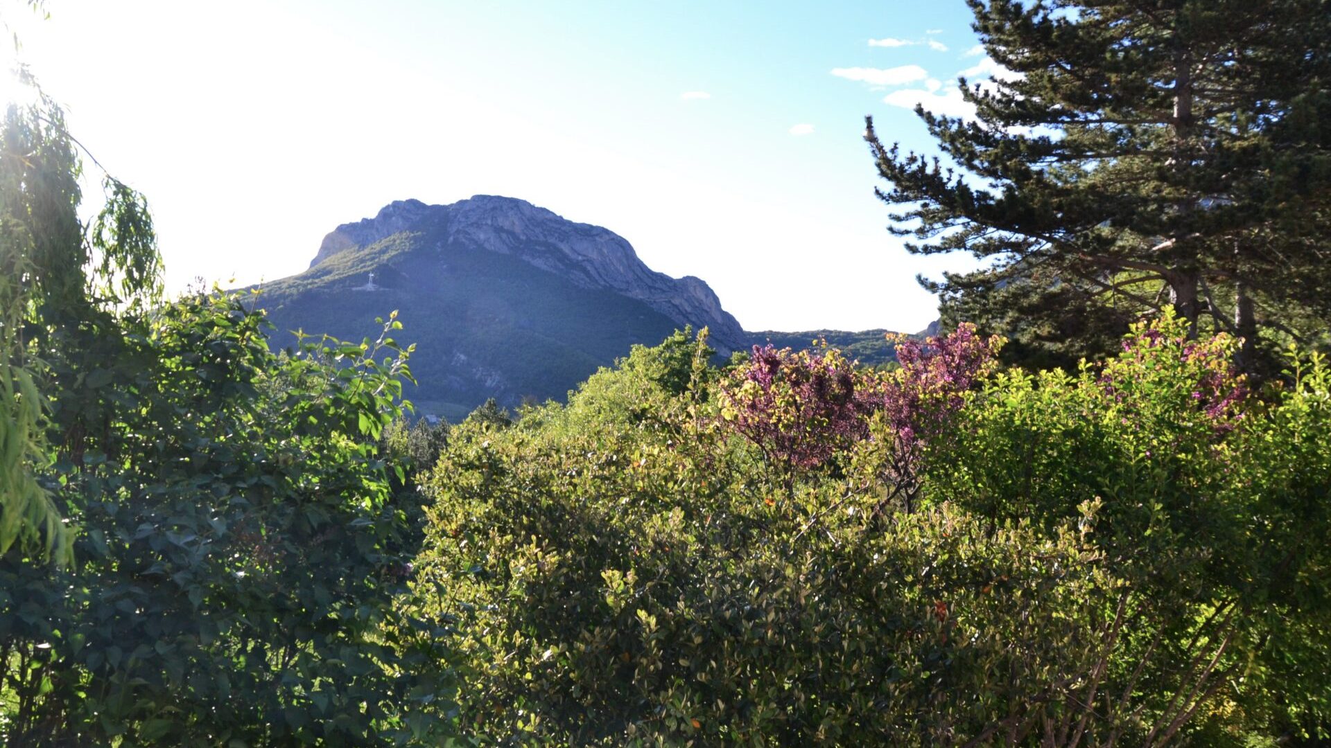 Vue sur la Baume - Vue sur la montagne (© Lou Cèu Sin)