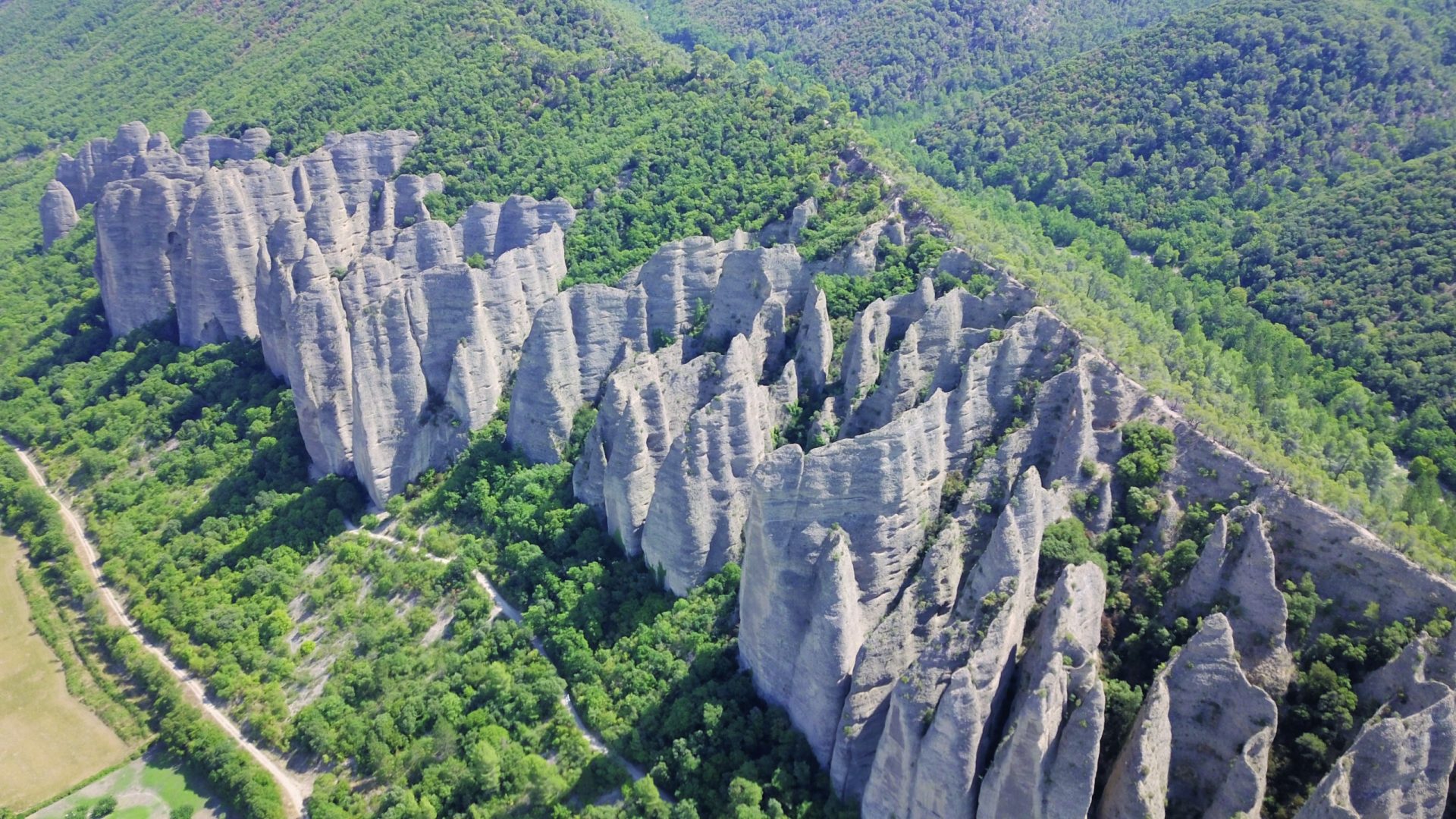 Les Pénitents des Mées (© Erik DASQUE)