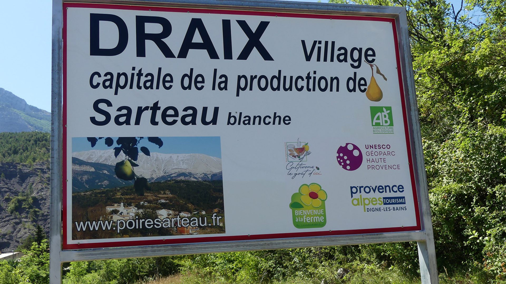 Draix village de production de la poire Sarteau - Draix village de production de la poire Sarteau (© GAEC l’Étoile du Berger)