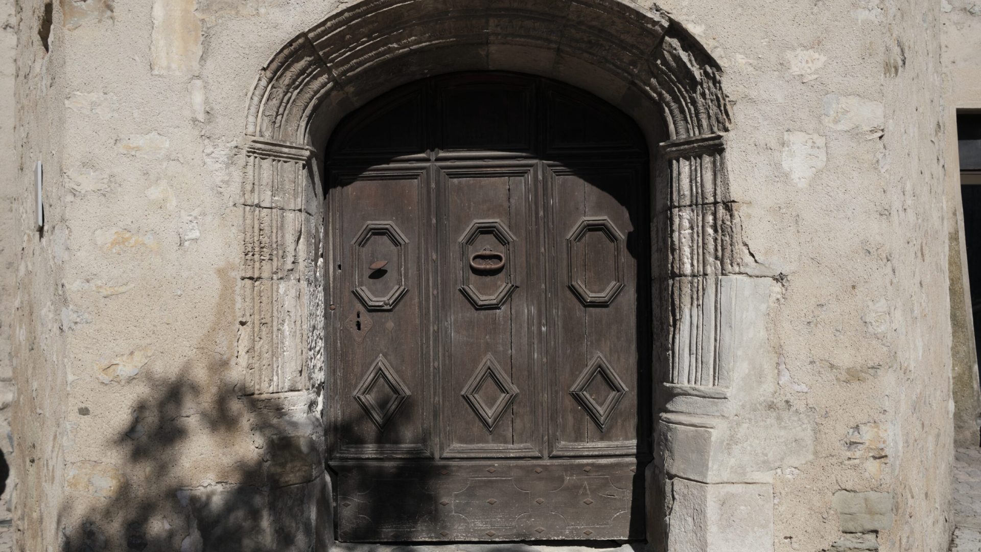 Porte du château (© Jean-Luc ARMAND)