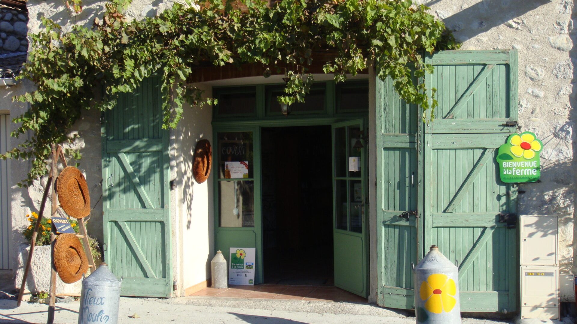 Le Vieux Moulin - Entrée (© Marie France Girard)