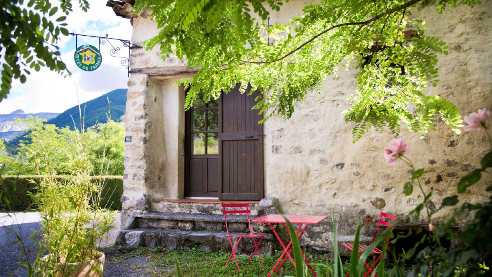 Appartement T3 Les Robines - Coin terrasse (© SARL Les robines vert-bleu)