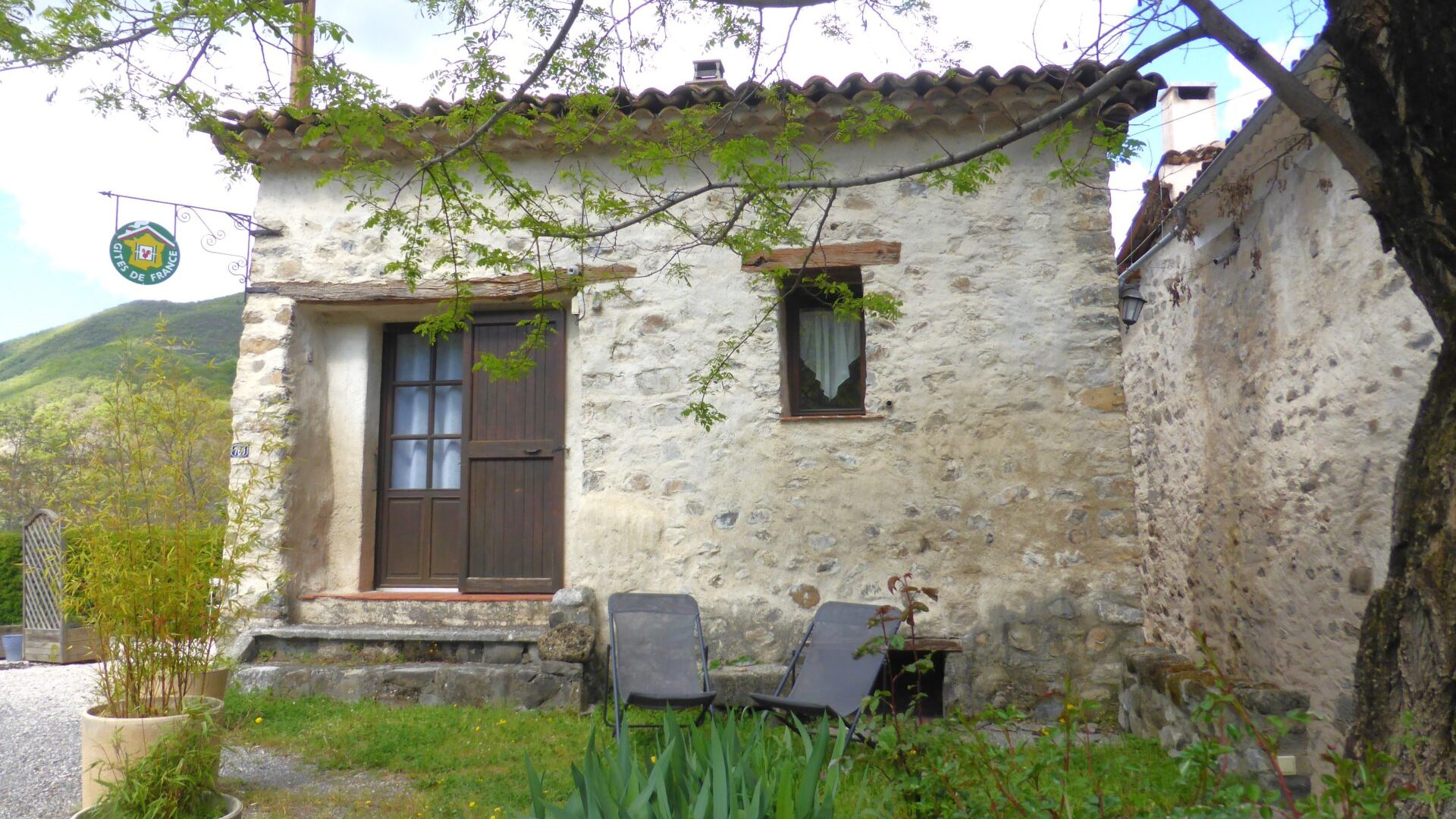 Appartement T3 Les Robines - Coin terrasse (© SARL Les robines vert-bleu)