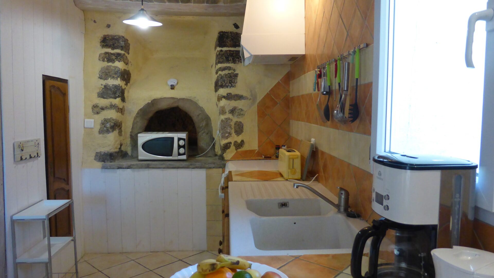 Appartement T4 Le Fournil - Cuisine (© SARL Les robines vert-bleu)