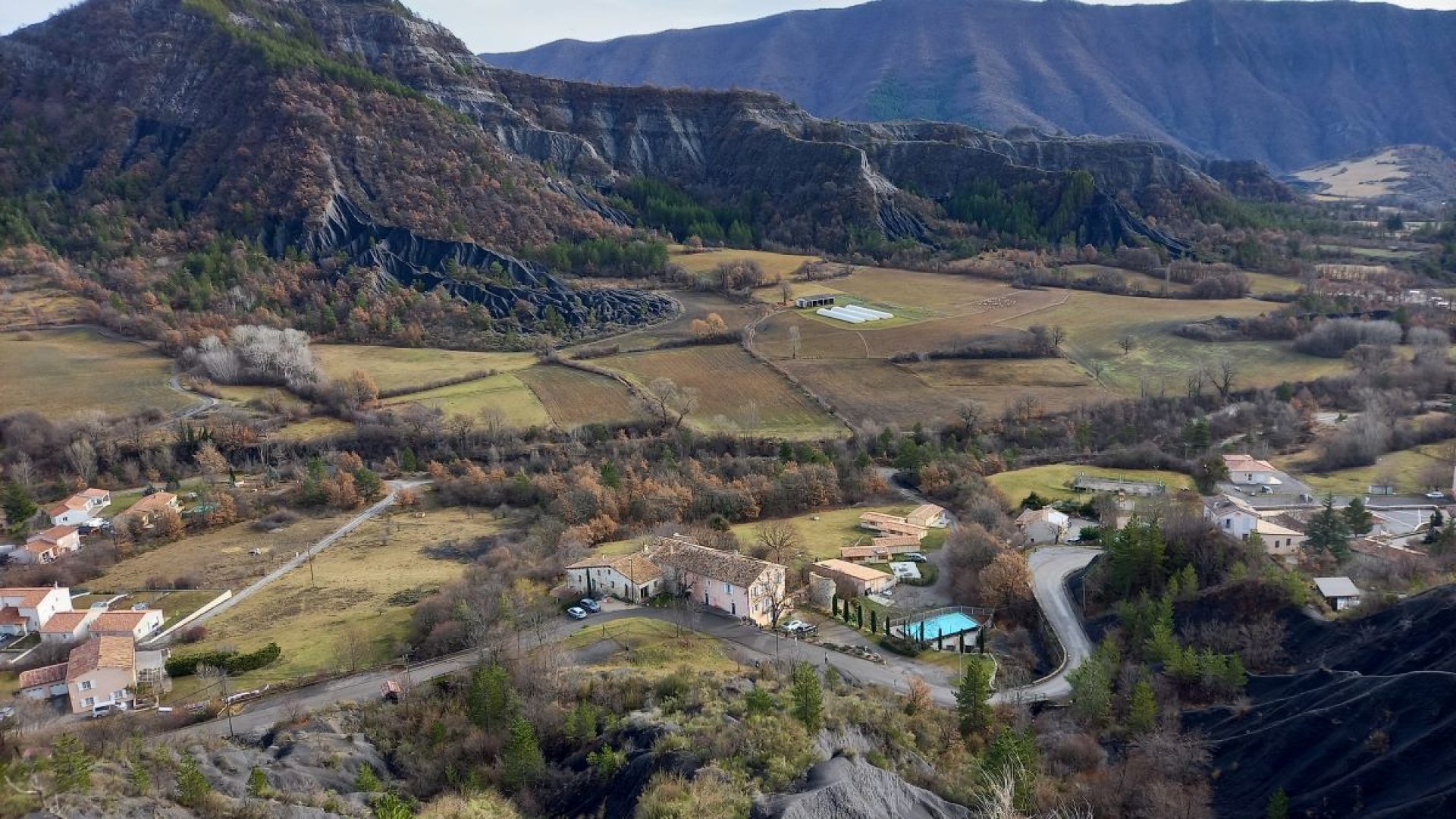 Appartement T6 Le Château - Paysage (© SARL Les robines vert-bleu)