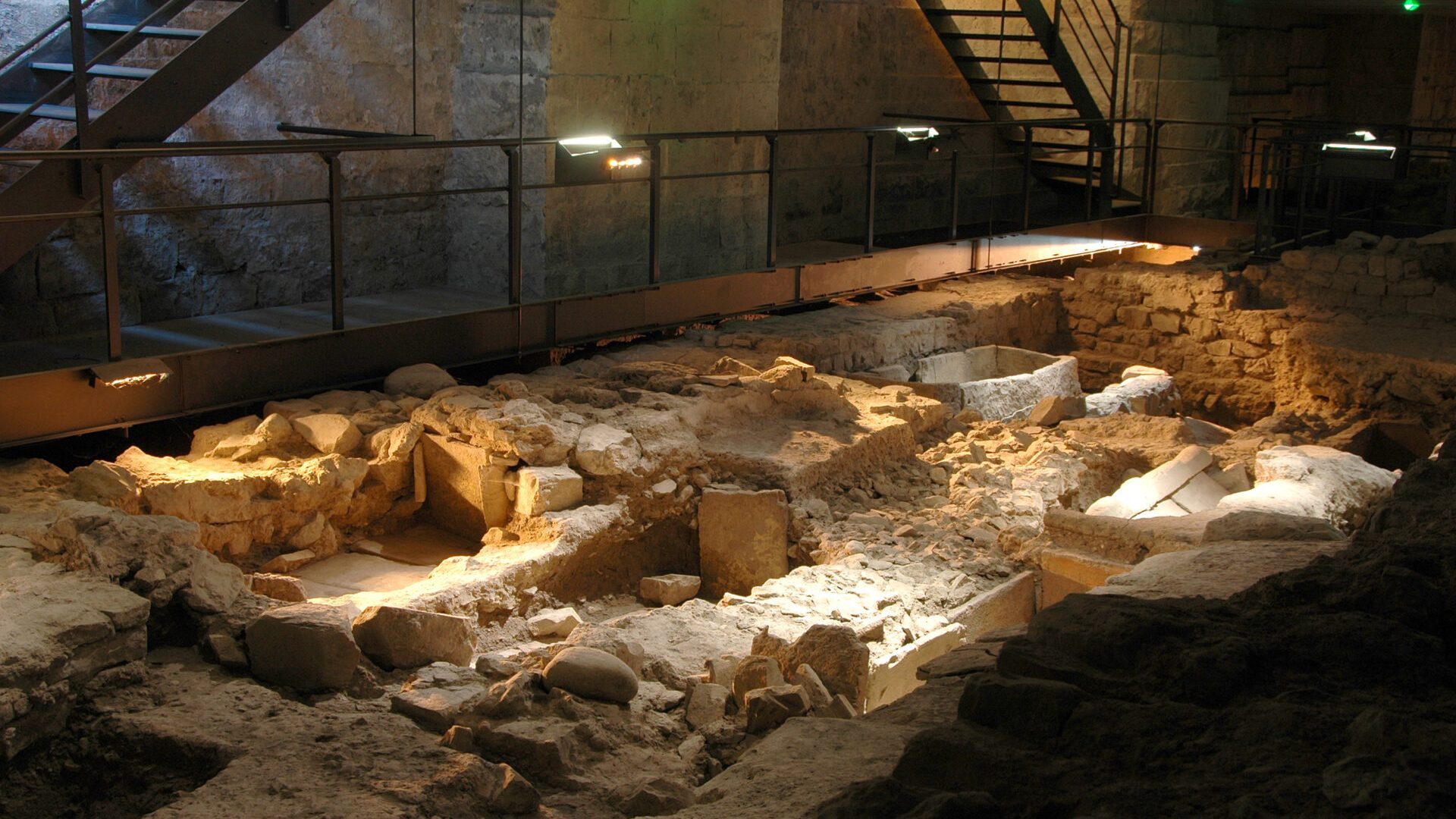 Crypte Archéologique - Crypte Archéologique (© Crypte Archéologique Notre Dame du Bourg)