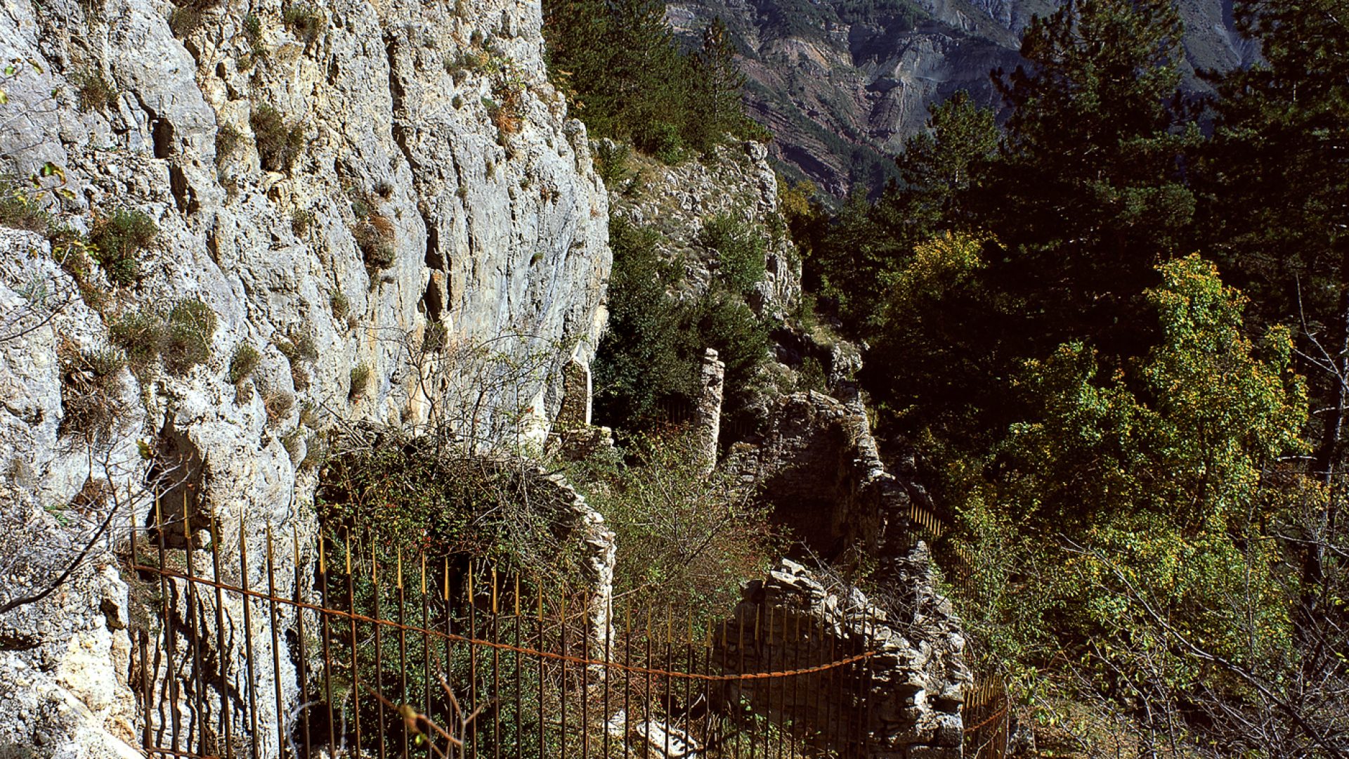 Le Sanctuaire de Roche Rousse