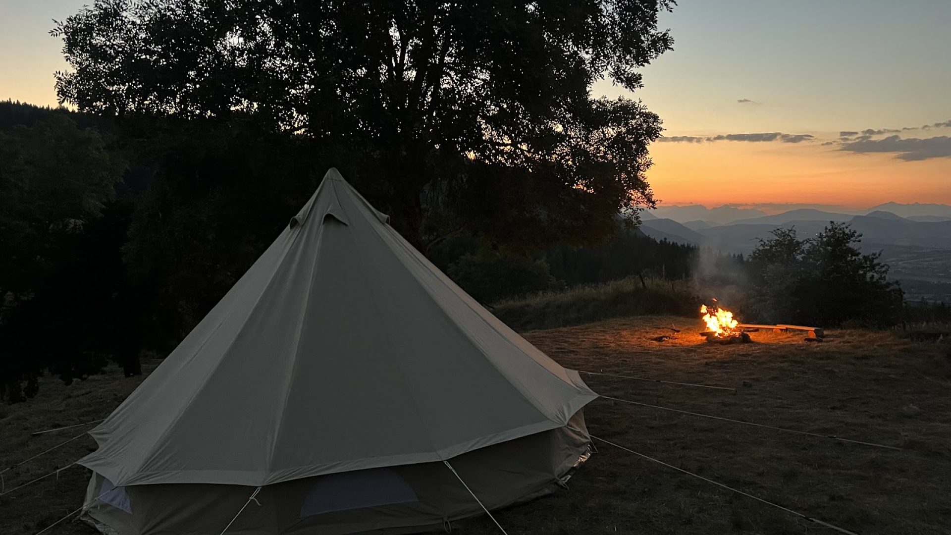 Tis'ânes, Séjours Nature Alpes et Luberon - Bivouac avec Tis'Ânes (© Tis'Ânes)