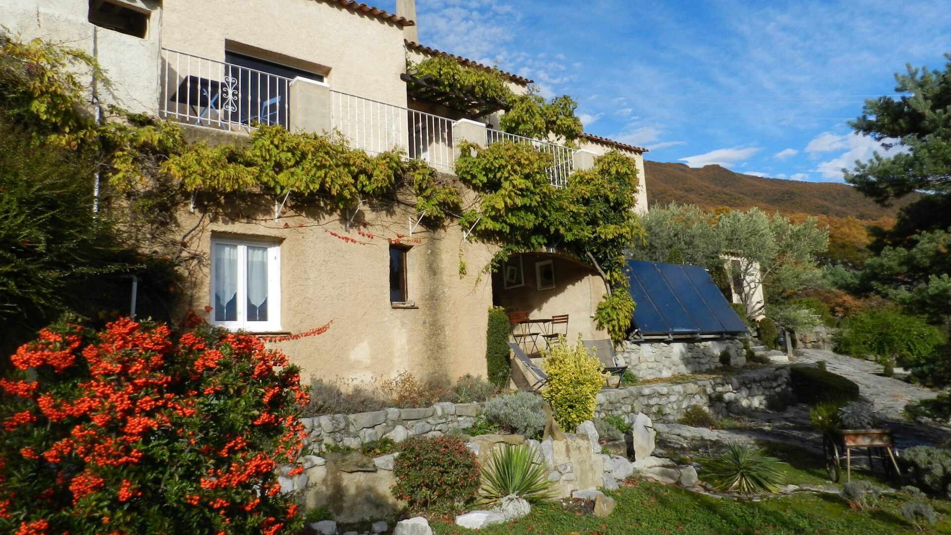 Gite  Lavande - Maison et jardin (© Christine COLLIEUX)