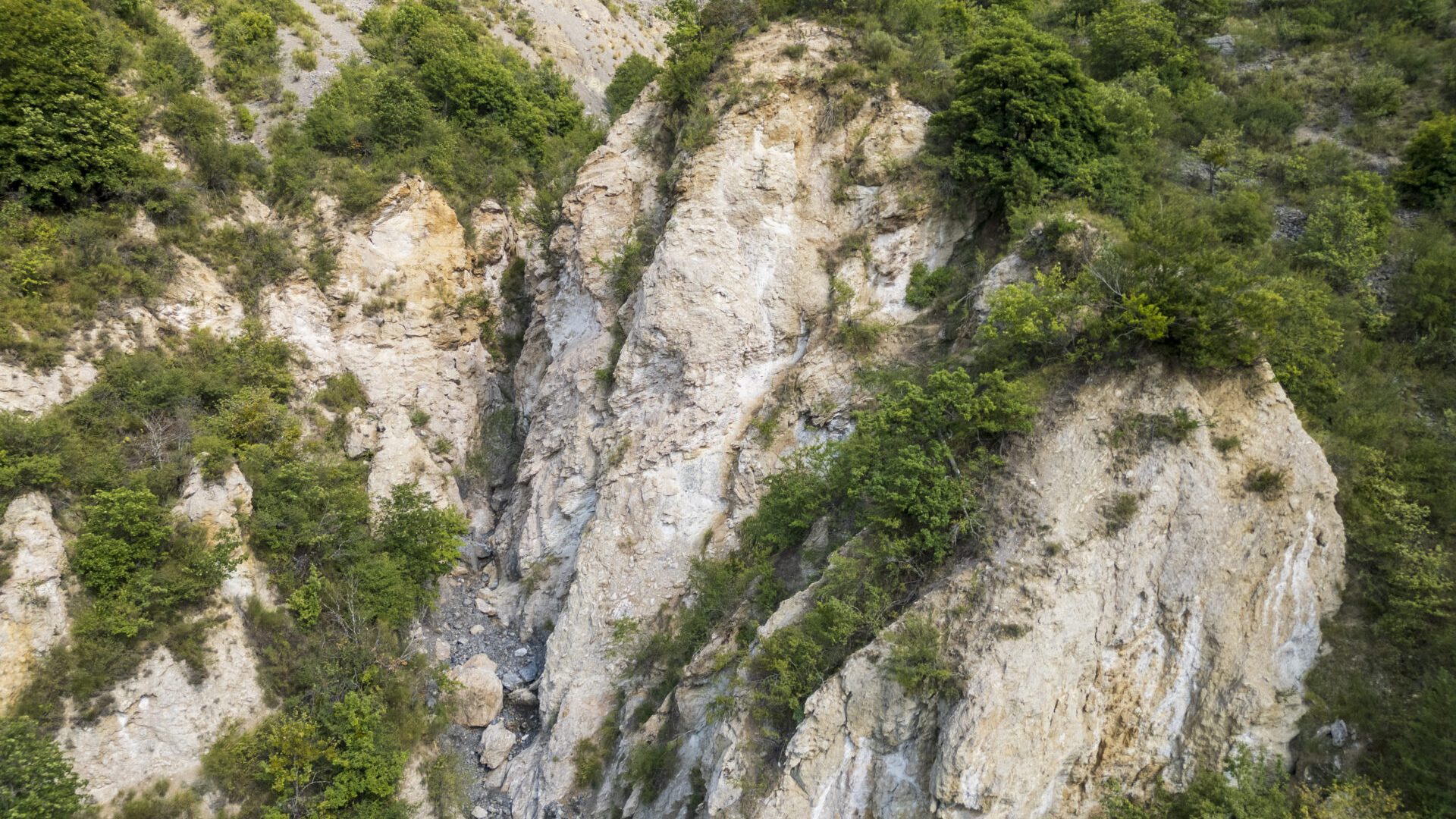 La carrière de gypse de Thoard_Thoard - carrière de gypse de Thoard (© ©️AD 04/Martin Champon)