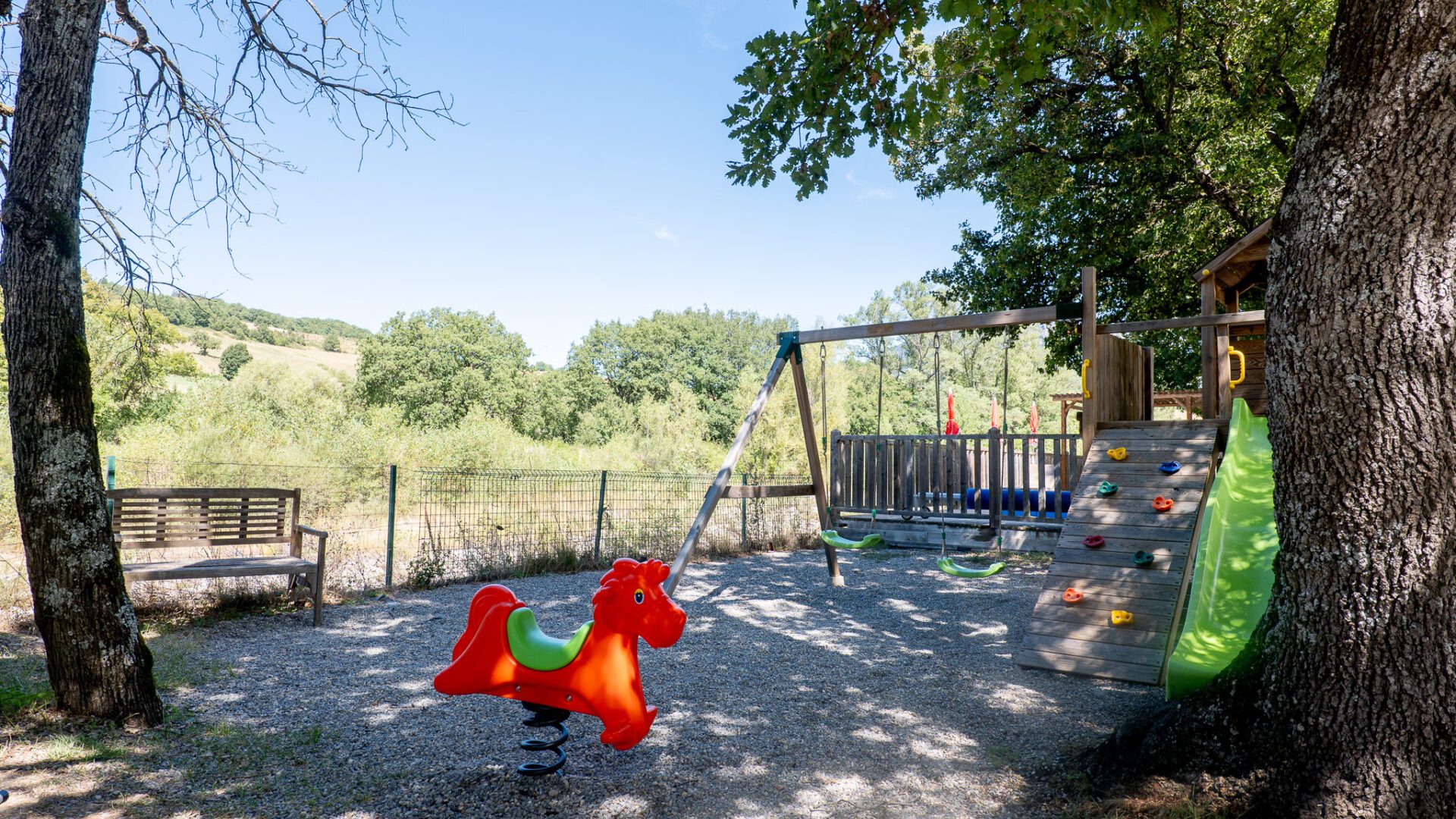 Camping du Moulin de Thoard (© F. & M. MARION)