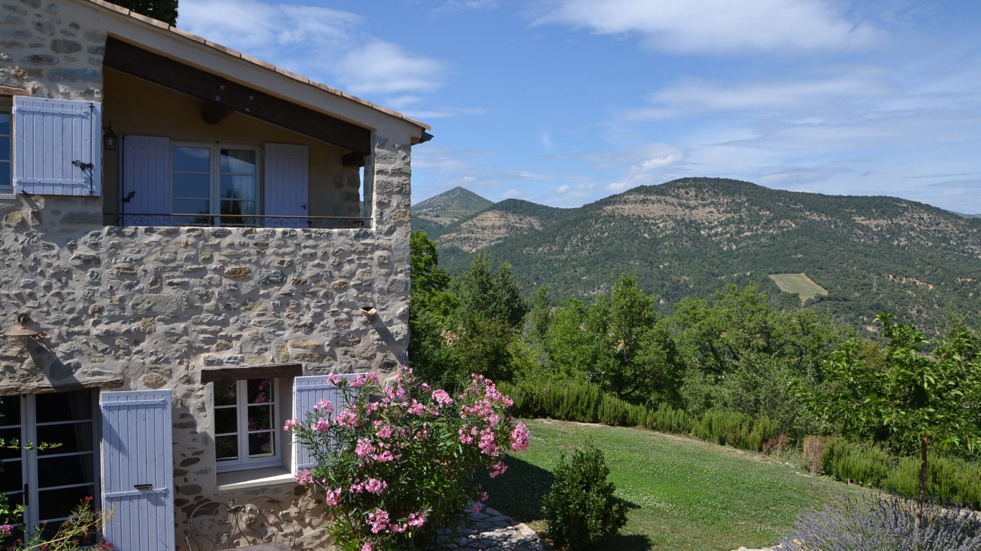 Gîte du Levant - le jardin (© Charles SPETH)