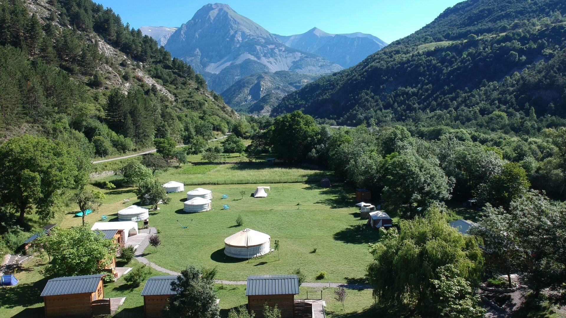 vue aerienne Le Mandala - vue aerienne Le Mandala (© Yvan Théaudin)