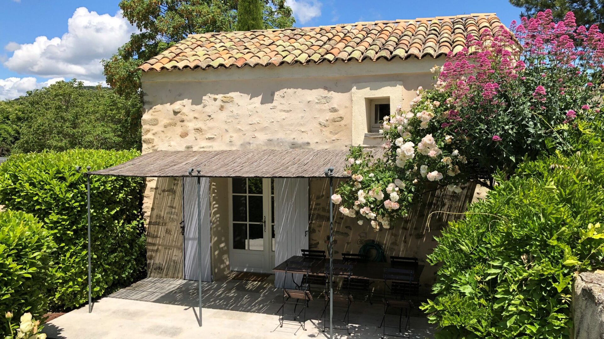 Gite du Couchant - façade ouest - Vue d'ensemble (© Charles SPETH)