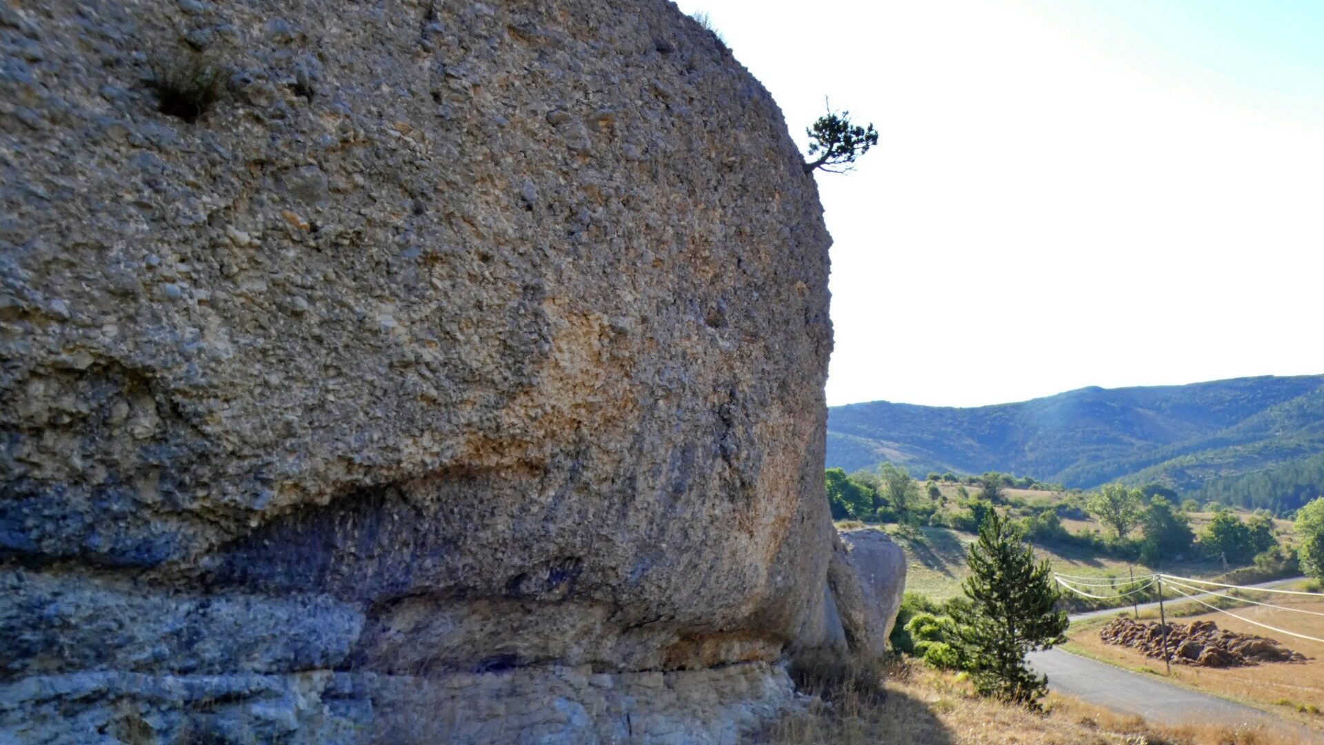 Le rocher de la Baleine_Saint-Geniez (© ©OT_Sisteron)