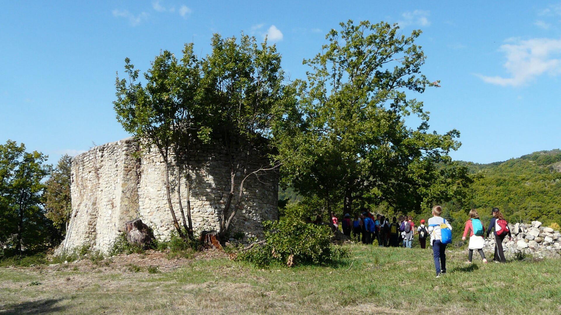 Les ruines de l'église Saint-Jean_Aiglun (© ©UGHP)