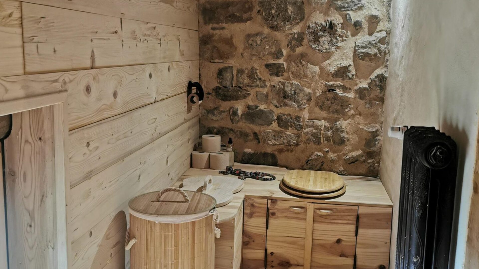 Le Gîte de Roquépine - toilettes sèches (© Le Gîte de Roquépine)