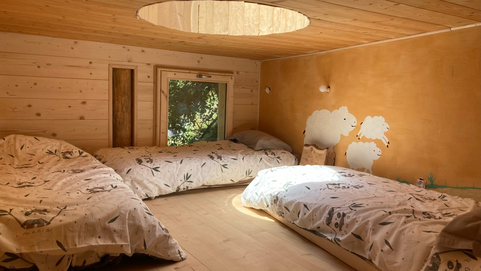 Le Gîte de Roquépine - chambre enfants (© Le Gîte de Roquépine)