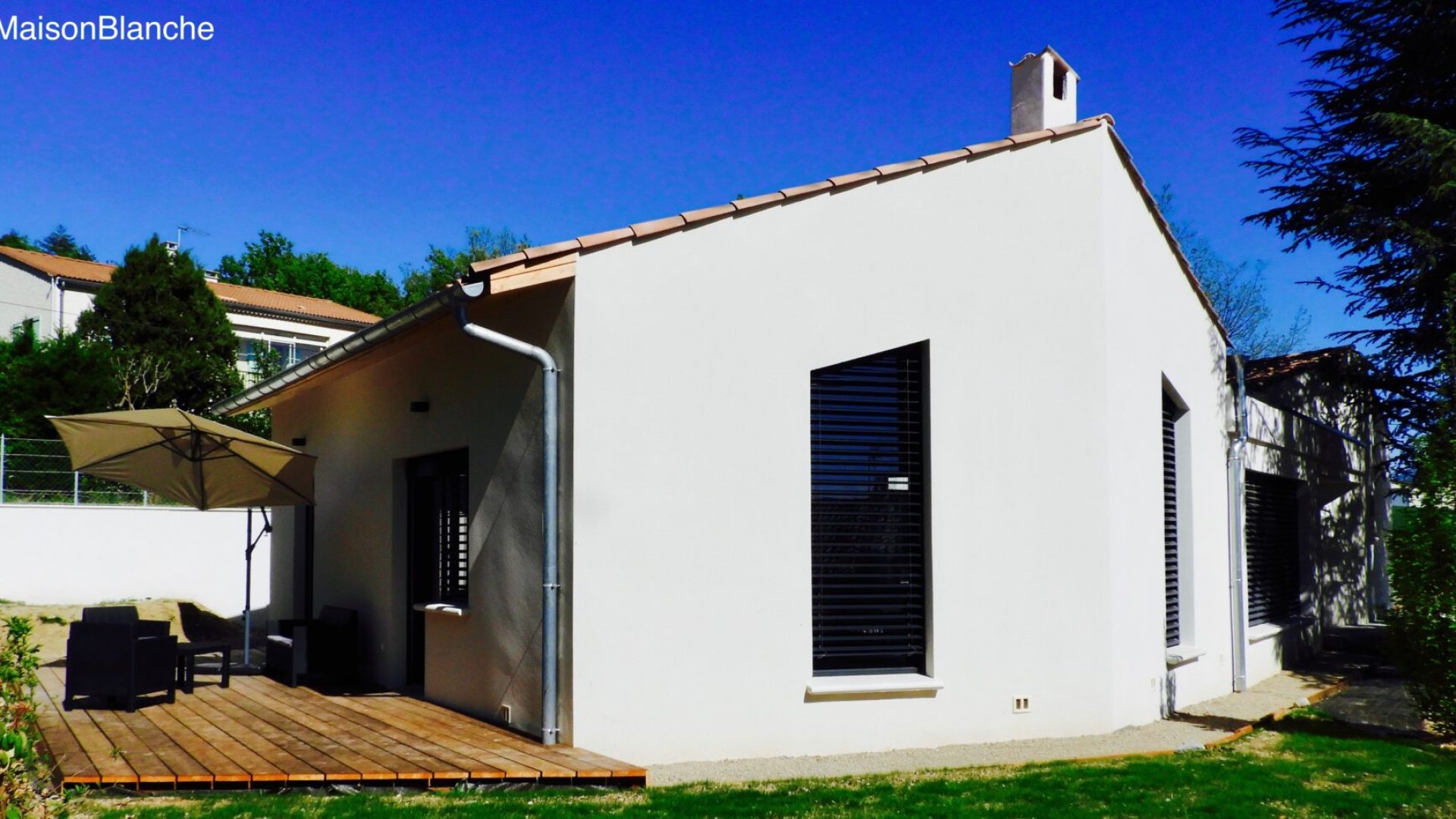 Facade Sud-Ouest - Gîte T4 La Maison blanche (© CHAPON Laurent)