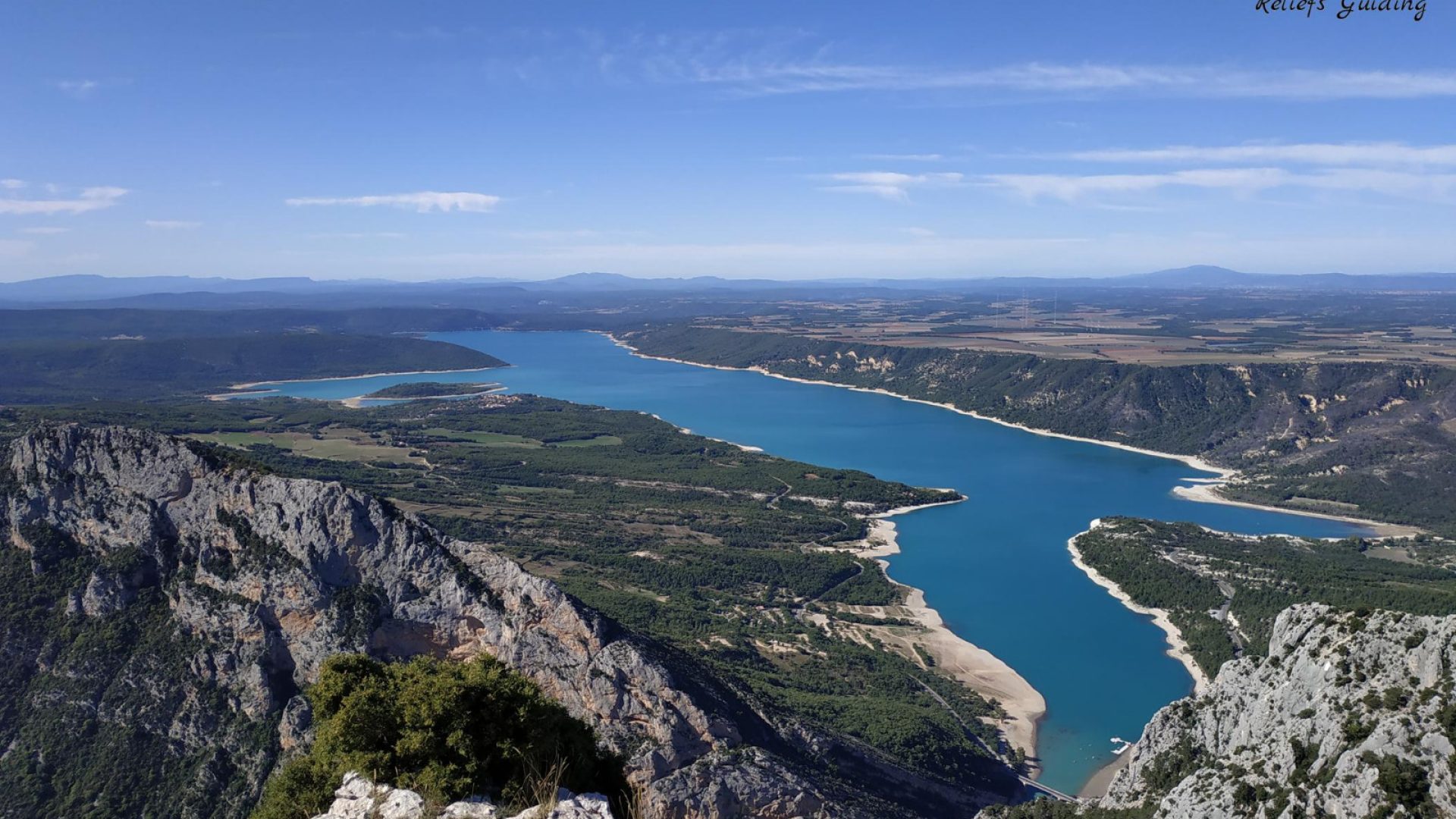 Reliefs - Tour du lac de Sainte-Croix (© Reliefs)