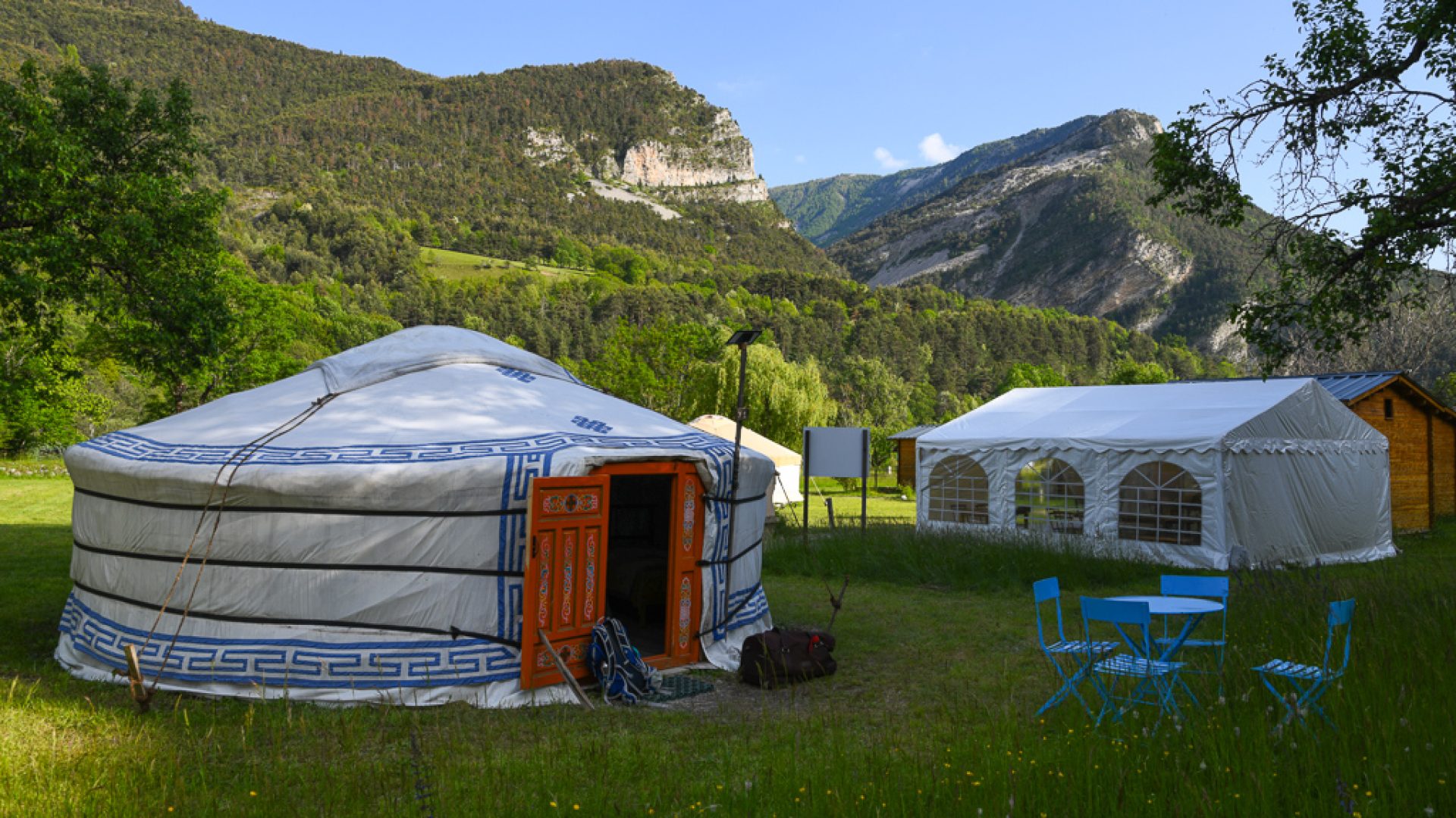 Camping Mandala - Yourtes (© Yvan Théaudin)