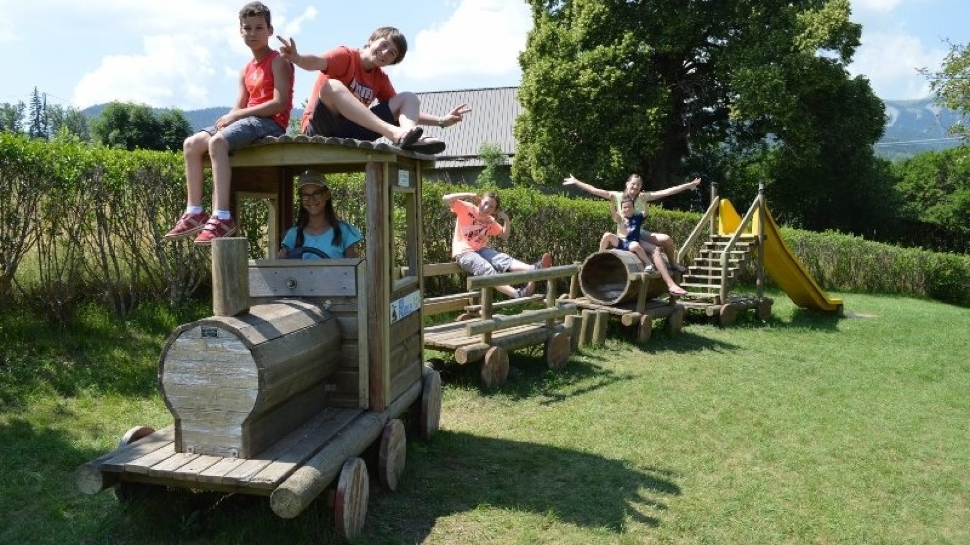 Camping Les Prairies - aire de jeux (© Susy Géna-Podesta)