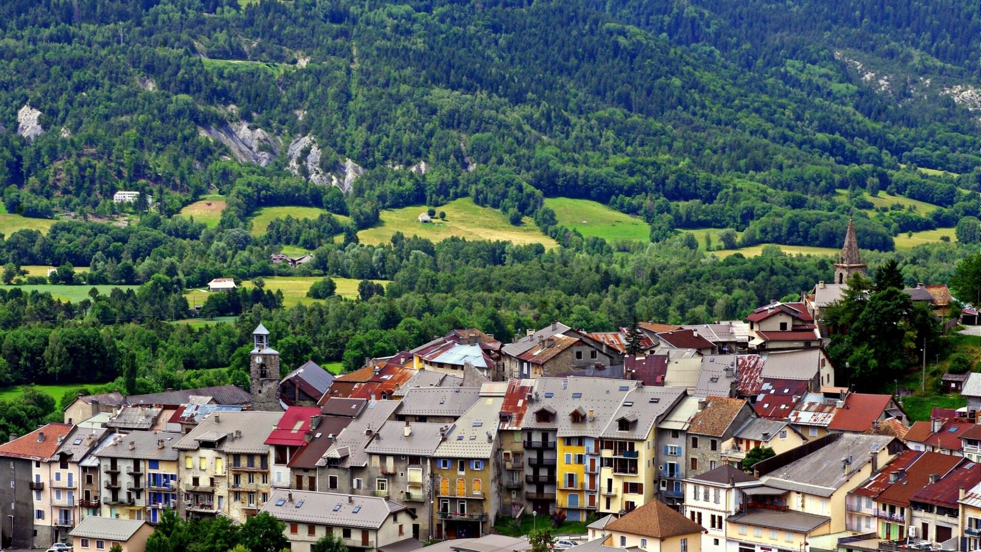 Villages & Cités de Caractère Seyne les Alpes - Villages de Seyne les Alpes (© Simon Thollot)